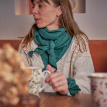 Pom pom scarf gaze pois or eucalyptus