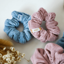 Small scrunchie pink corduroy