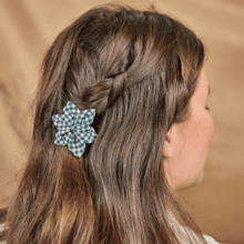 Star flower hairslide vichy noir