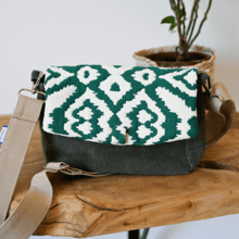 Flap of shoulder bag jacquard vert