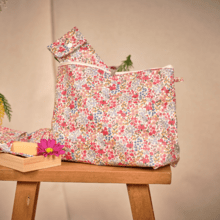 Cosmetic bag with flap porcelaine rosée