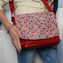 Square flap of saddle bag  rouge corolle