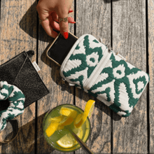 Quilted phone pocket jacquard vert