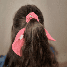 Short tail scrunchie gaze pois or rose sorbet